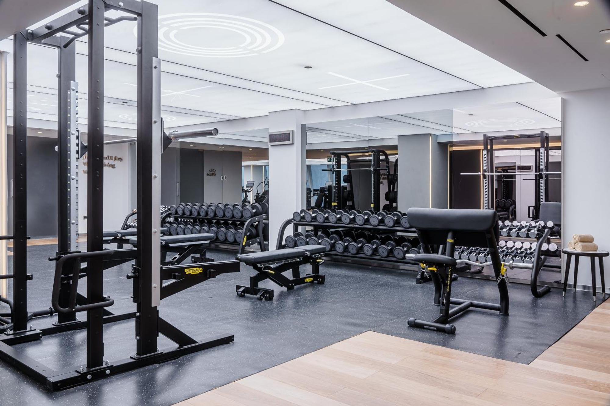 Fairmont Doha Lusail Exterior foto The gym at The Standard East Village