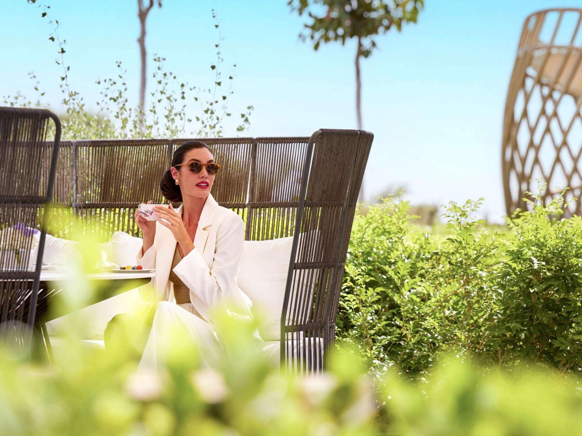 Fairmont Doha Lusail Exterior foto The resort's gardens
