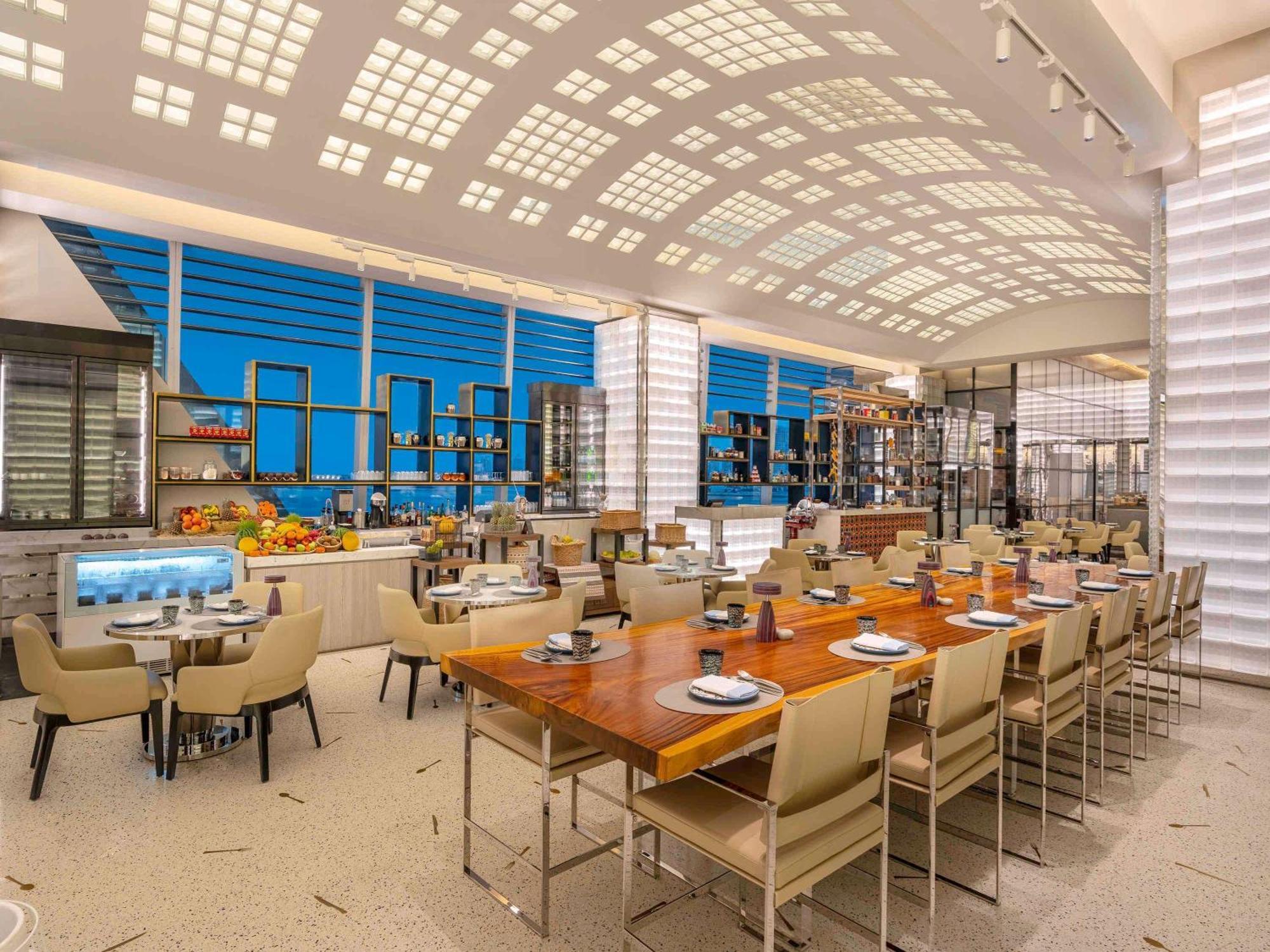Fairmont Doha Lusail Exterior foto The restaurant