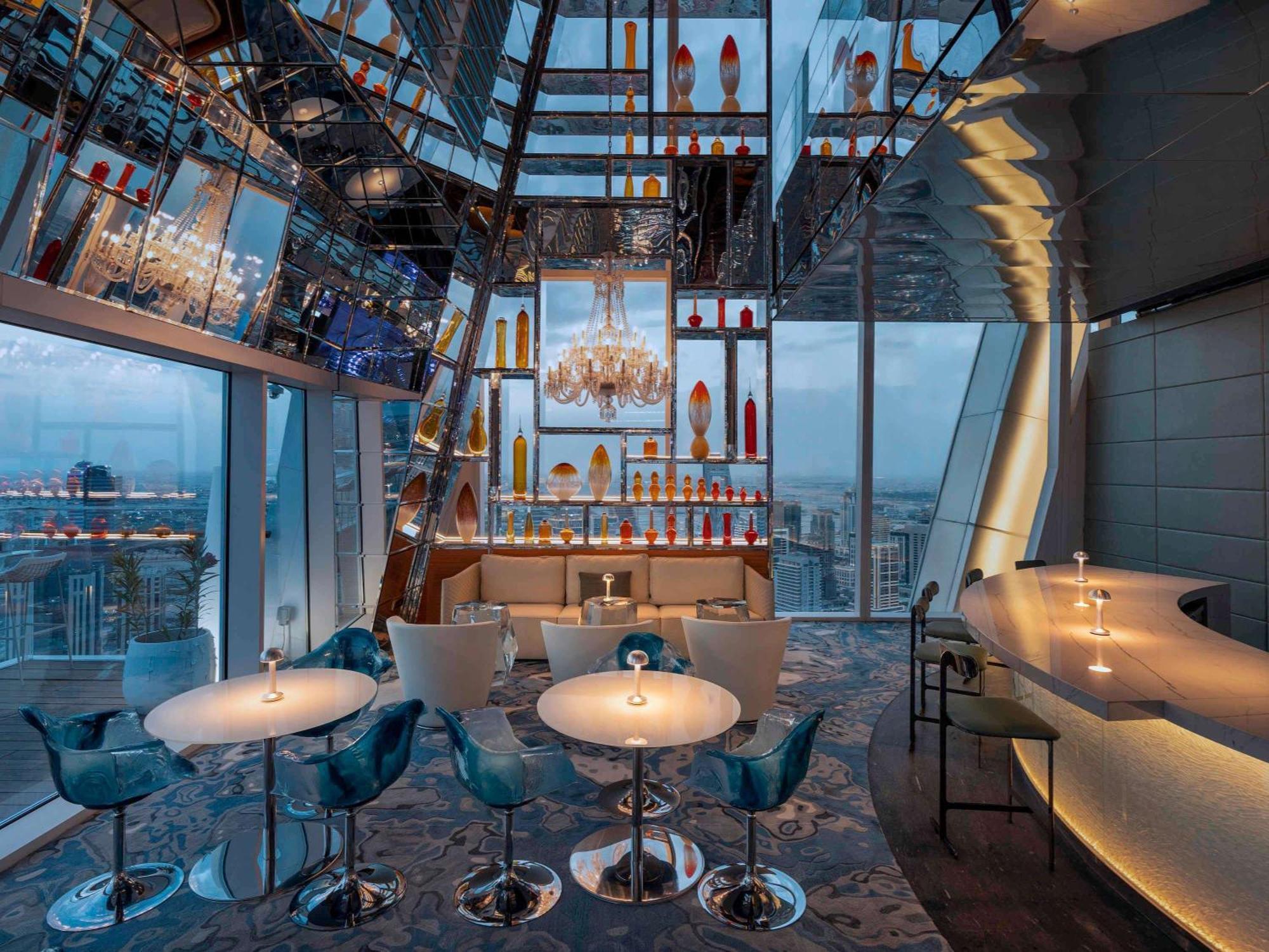 Fairmont Doha Lusail Exterior foto The Sky Bar