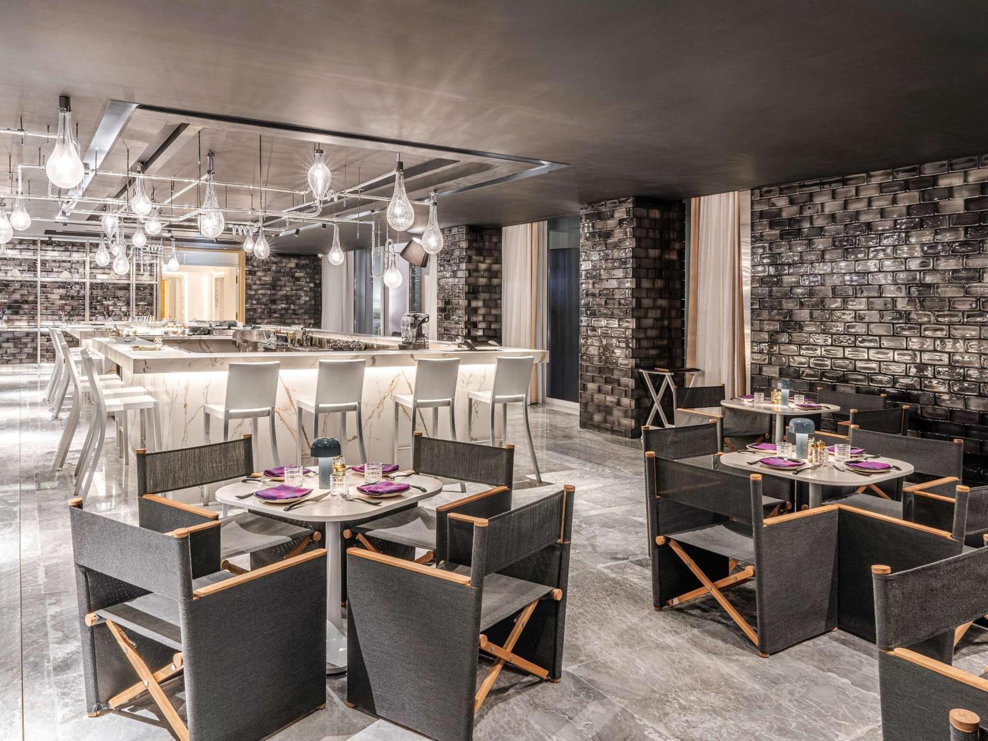 Fairmont Doha Lusail Exterior foto The interior of the restaurant
