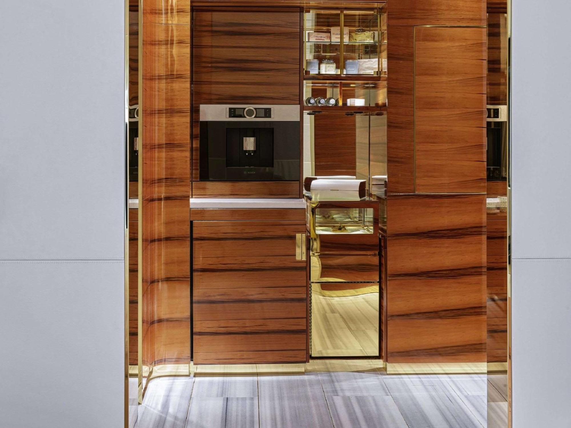 Fairmont Doha Lusail Exterior foto A kitchen by the Italian company Snaidero